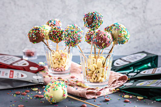 Csokoládés sajttortás sütinyalóka (cake pop) recept